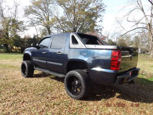 2007 CHEVY AVALANCH LS, LIFTED WITH '22 WHEELS, 2-OWNER, 187K, LOOK... for sale in Experiment, GA