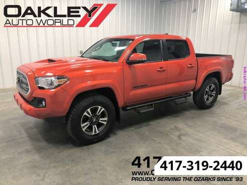 Toyota Tacoma 4WD Double Cab V6 TRD Sport, only 30k miles! for sale in Branson West, MO