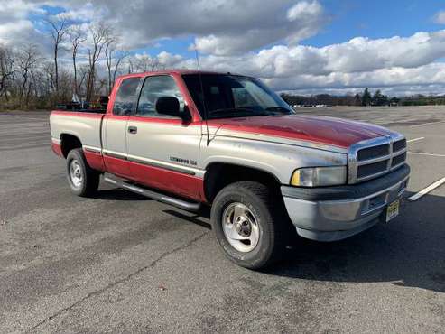 98 Ram 1500 4x4 v8 - cars & trucks - by owner - vehicle automotive... for sale in Oceanport, NJ