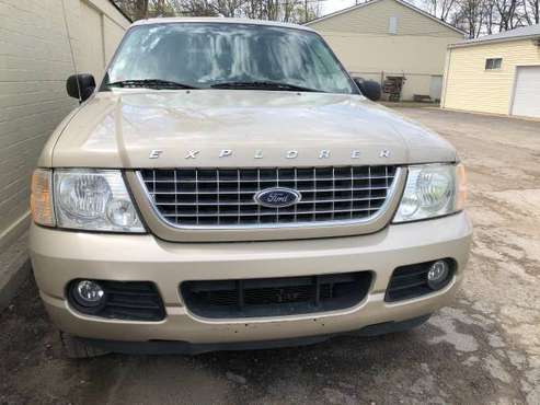 2004 Ford Explorer 4x4 good suv reduced for quick sale - cars & for sale in Clarkston , MI