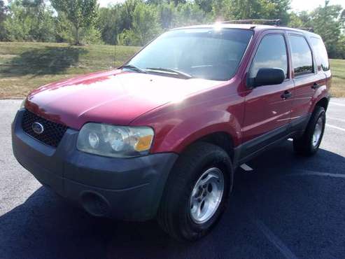 2006 FORD ESCAPE XLS 4 WHEEL DRIVE - cars & trucks - by dealer -... for sale in Anderson, IN