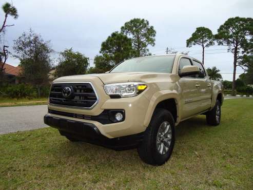 TOYOTA TACOMA SR5 2019 *** 1 OWNER CREW CAB *** - cars & trucks - by... for sale in Bonita Springs, FL
