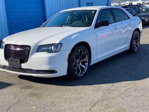 2018 CHRYSLER 300 TOURING LOW MiLES BEST DEALS for sale in Sacramento , CA