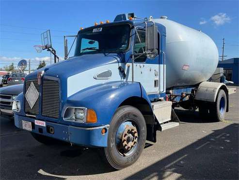 2002 Kenworth T300 4X2 - - by dealer - vehicle for sale in Albany, OR