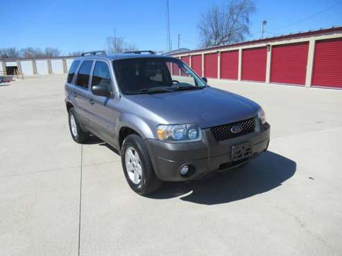 2007 Ford Escape Hybrid Base AWD 4dr SUV - - by dealer for sale in Bloomington, IL