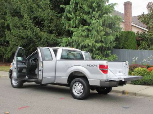 2011 FORD F150 4 DOOR CREW CAB*4X4 BEAUTIFUL! - cars & trucks - by... for sale in Bellevue, WA