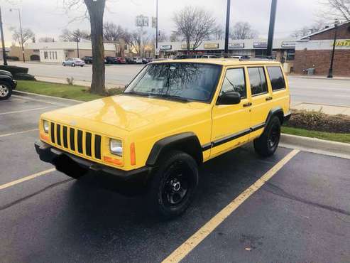 Jeep Cherokee 2001 Sport (yellow - cars & trucks - by owner -... for sale in Evanston, IL