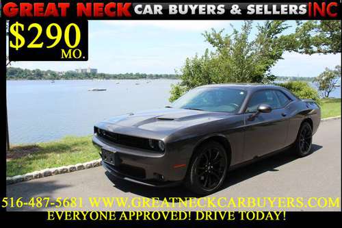 2017 Dodge Challenger SXT Coupe CLEAN CARFAX ONE OWNER LOADED for sale in Great Neck, CT