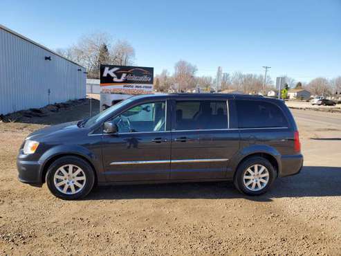 * 2013 Chrysler Town & Country Touring - Leather - DVD - 1 Owner * -... for sale in Worthing, SD