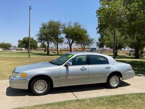 >>> $500 DOWN *** 2000 LINCOLN TOWN CAR EXECUTIVE *** EASY APPROVAL... for sale in Lubbock, TX