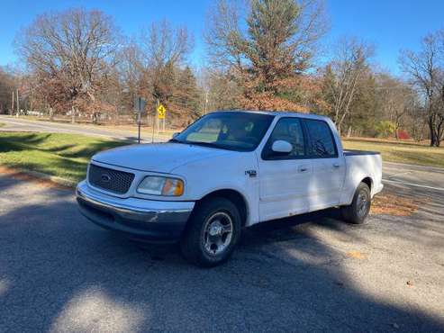 2001 Ford F-150 crew cab lariat - cars & trucks - by owner - vehicle... for sale in Belleville, MI
