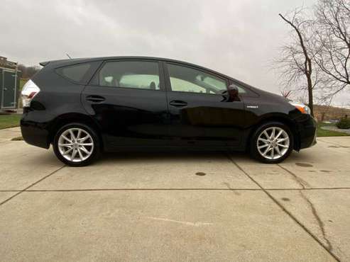 Toyota Prius V Hybrid excellent - cars & trucks - by owner - vehicle... for sale in Clive, IA