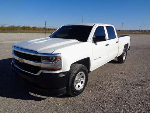 2018 Chevy Silverado 1500 Crew Cab 4x4 - cars & trucks - by dealer -... for sale in Sauget, MO