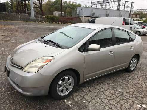2005 Toyota Prius auto 178k miles runs looks good clean title - cars... for sale in Bridgeport, NY