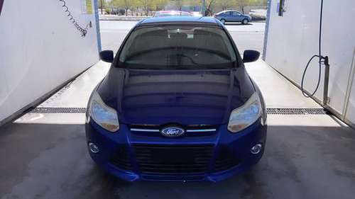 FORD FOCUS,CLEAN TITLE,ONLY 125k MILES. - cars & trucks - by owner -... for sale in Tucson, AZ