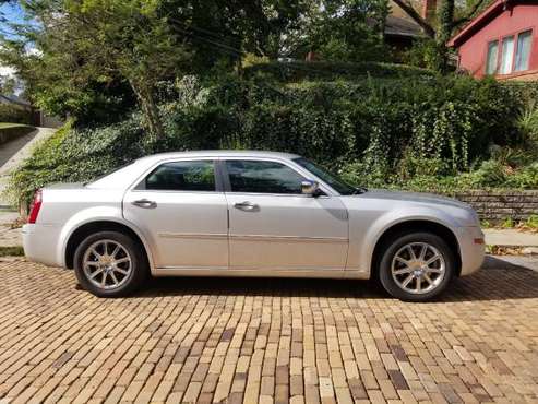 2010 CHRYSLER 300 TOURING -- ALL WHEEL DRIVE -- VERY GOOD CONDITION! for sale in Pittsburgh, PA