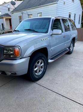 2000 GMC DENALI - cars & trucks - by owner - vehicle automotive sale for sale in Cleveland, OH
