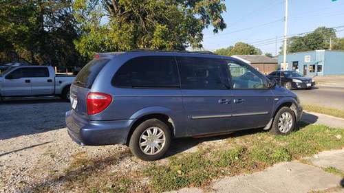 2007 Chrysler Town and Country for sale in Springfield, OH