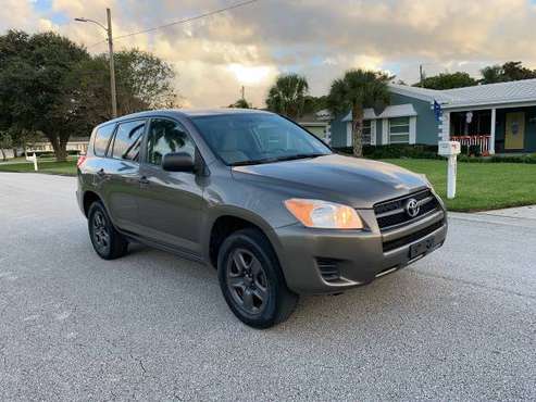 Toyota RAV4 excellent condition for sale in Clearwater, FL