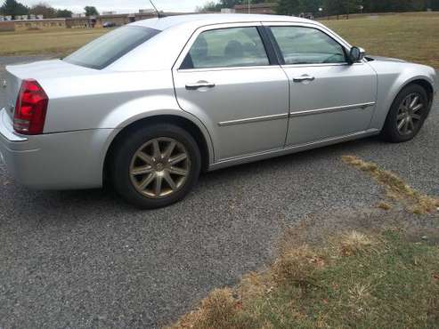 2008 Chrysler 300m (HEMI) Cheap!! for sale in Temple Hills, District Of Columbia
