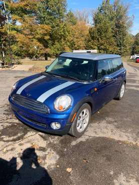 08 Mini Cooper clubman 1 owner for sale in Connersville, IN
