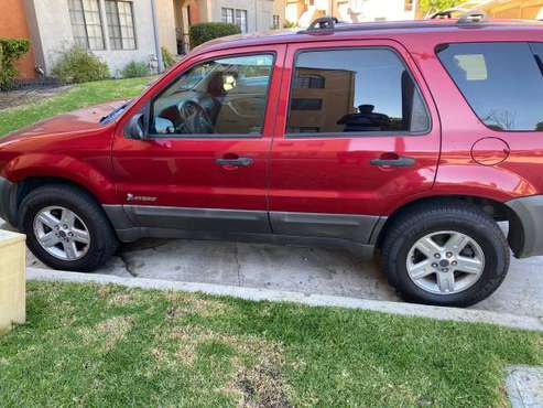 2005 Ford Escape Hybrid - cars & trucks - by owner - vehicle... for sale in Chula vista, CA