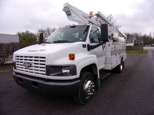2005 Chevrolet C4500 Bucket Truck - cars & trucks - by dealer -... for sale in New Oxford, PA