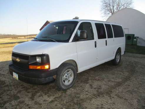 04 Chevy Express, V6, Double Door - cars & trucks - by owner -... for sale in Mallard, IA