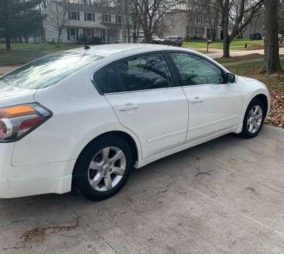 Price Reduced* 2009 Nissan Altima Hybrid ONLY 45k miles - cars &... for sale in BROADVIEW HEIGHTS, OH
