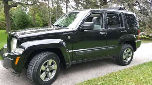 2008 jeep Liberty 4x4 low miles SKY SLIDER ROOF! no dents no rust LOOK for sale in Kenosha, WI