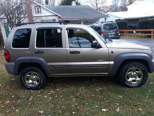 2004 Jeep Liberty 4x4,....clean - cars & trucks - by owner - vehicle... for sale in Ashtabula, OH