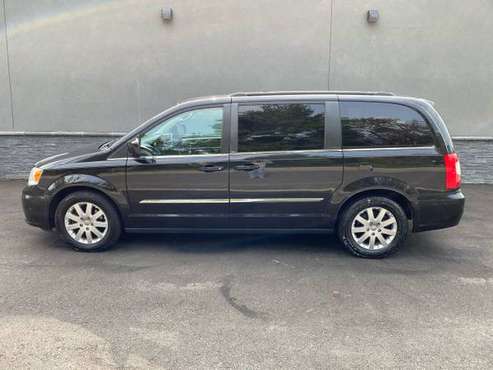 2013 CHRYSLER AND COUNTRY TOURING STOW AND GO MINIVAN - cars &... for sale in West Long Branch, NJ