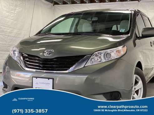 2012 Toyota Sienna - CLEAN TITLE & CARFAX SERVICE HISTORY! - cars & for sale in Milwaukie, OR