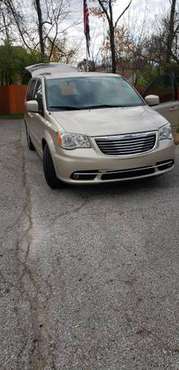 2013 Chrysler Minnie van - cars & trucks - by owner - vehicle... for sale in Indianapolis, IN