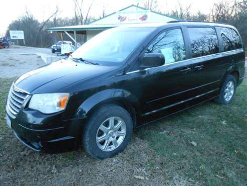 2008 Chrysler Town & Country - cars & trucks - by owner - vehicle... for sale in Warrensburg, MO
