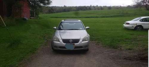 03 Nissan Altima SE (5 SPEED, STICK) (parts car) for sale in Cortland, NY