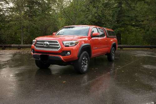17 Toyota Tacoma DoubleCab 4x4 - cars & trucks - by owner - vehicle... for sale in Saint Louis, MO