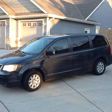 2008 CHRYSLER TOWN AND COUNTRY - cars & trucks - by owner - vehicle... for sale in Slinger, WI