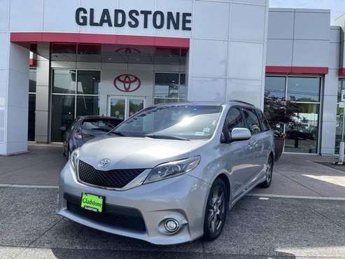 2017 Toyota Sienna SE Premium CALL/TEXT - - by dealer for sale in Gladstone, OR