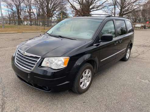 2009 Town & Country - cars & trucks - by owner - vehicle automotive... for sale in Hazel Park, MI