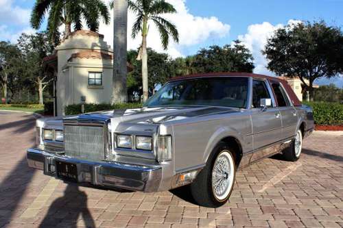1988 Lincoln Town Car Signature Special Edition - cars & trucks - by... for sale in Royal Palm Beach, FL