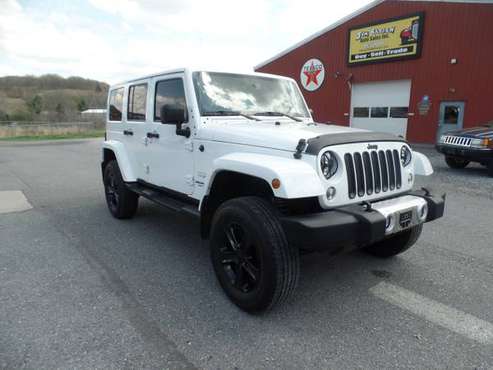 2014 Jeep Wrangler Unlimited SAHARA Bright Whi for sale in Johnstown , PA