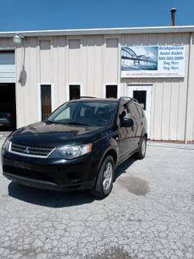 2007 Mitsubishi Outlander - - by dealer - vehicle for sale in Davenport, IA