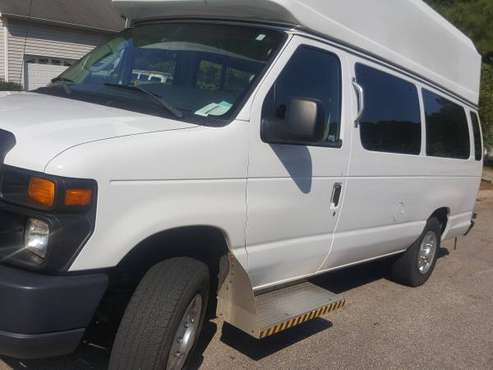 2013 ford Econoline E350 Passenger Van for sale in Raleigh, NC