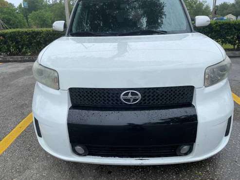 Scion xB clean runs great very spacious and great on gas - cars & for sale in Jacksonville, FL