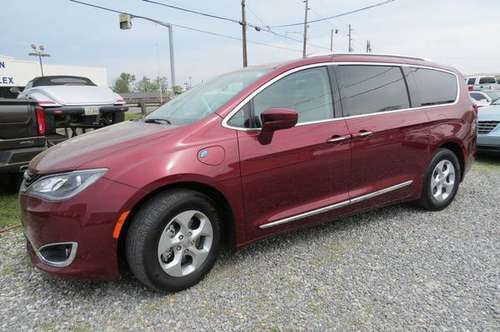2018 Chrysler Pacifica Wagon Hybrid Touring L - - by for sale in Monroe, LA