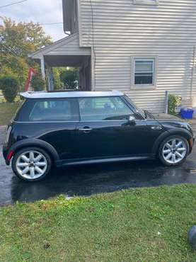 05 Mini Cooper S - cars & trucks - by owner - vehicle automotive sale for sale in Monroe, NY