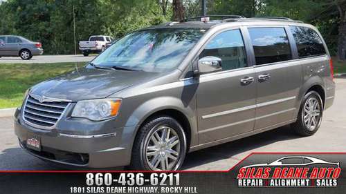 2010 Chrysler Town & Country Limited-Hartford for sale in Rocky Hill, CT