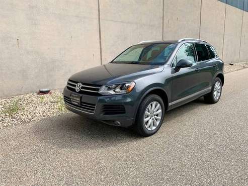 2012 Volkswagen Touareg V6 TDI -- ONLY ONE OWNER ** DESIRABLE DIESEL * for sale in Madison, WI