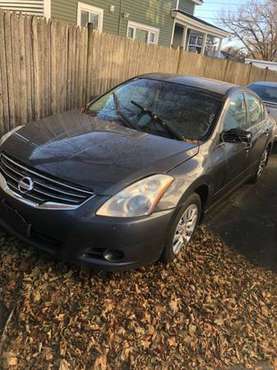 Parts cars: Nissan Altima/Honda Accord - cars & trucks - by owner -... for sale in Lowell, MA